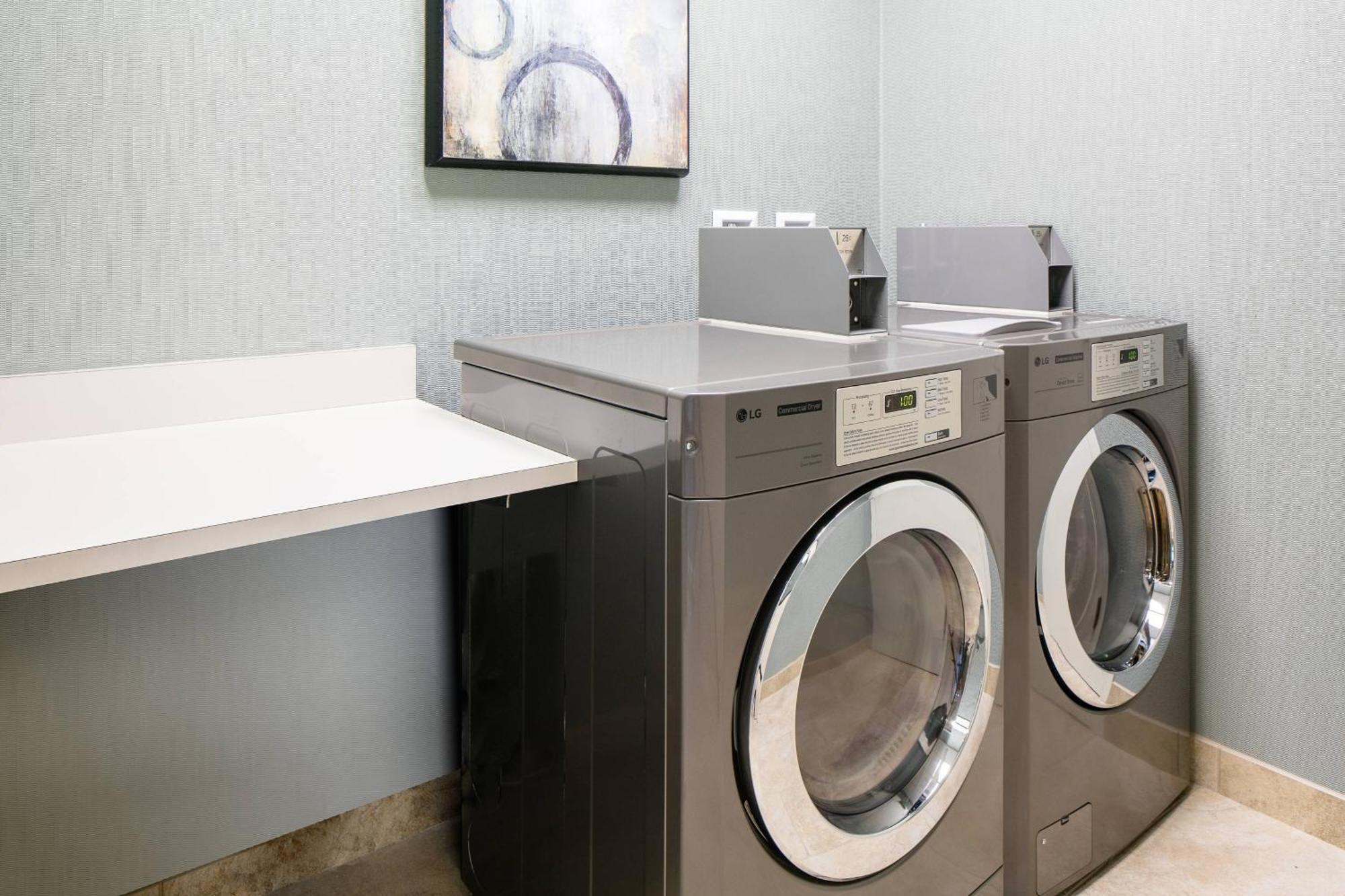Courtyard By Marriott Omaha Bellevue At Beardmore Event Center Bagian luar foto