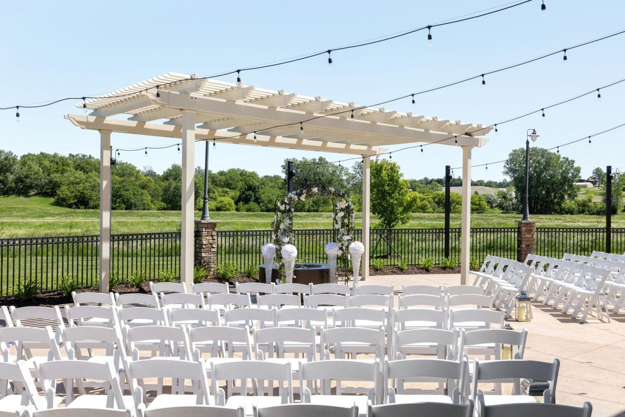 Courtyard By Marriott Omaha Bellevue At Beardmore Event Center Bagian luar foto