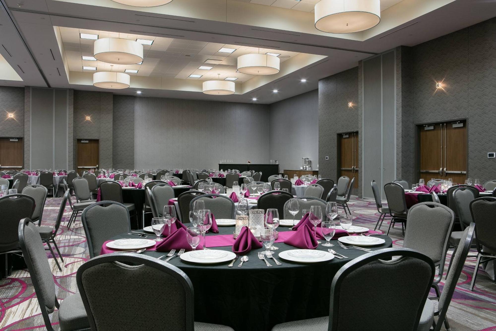 Courtyard By Marriott Omaha Bellevue At Beardmore Event Center Bagian luar foto