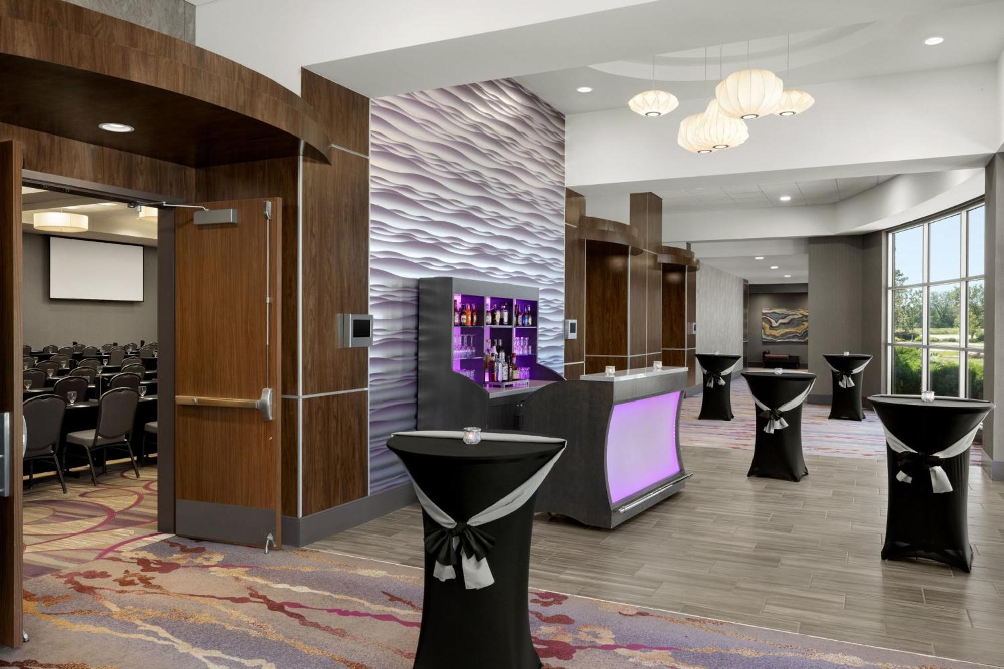 Courtyard By Marriott Omaha Bellevue At Beardmore Event Center Bagian luar foto