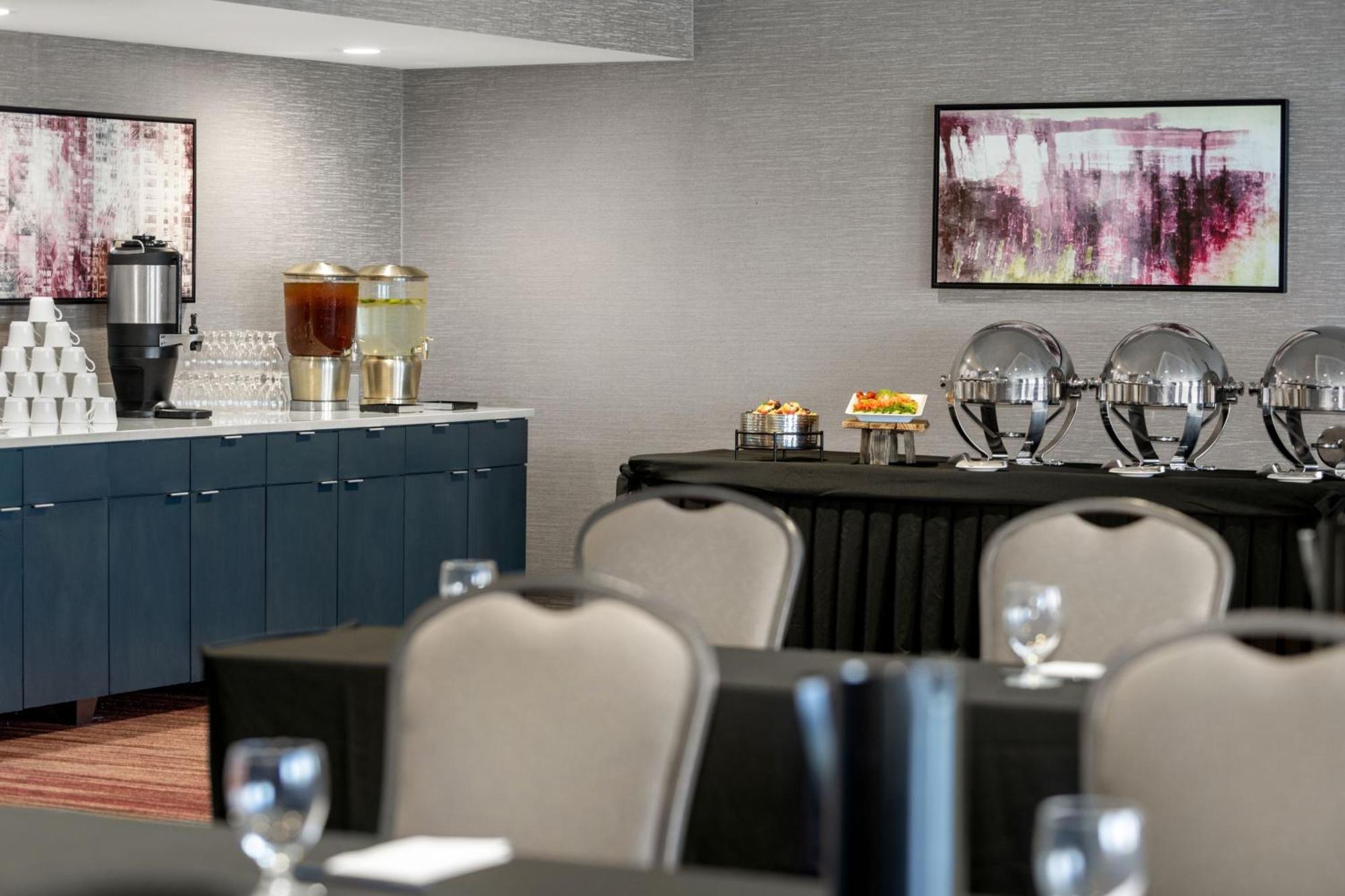 Courtyard By Marriott Omaha Bellevue At Beardmore Event Center Bagian luar foto