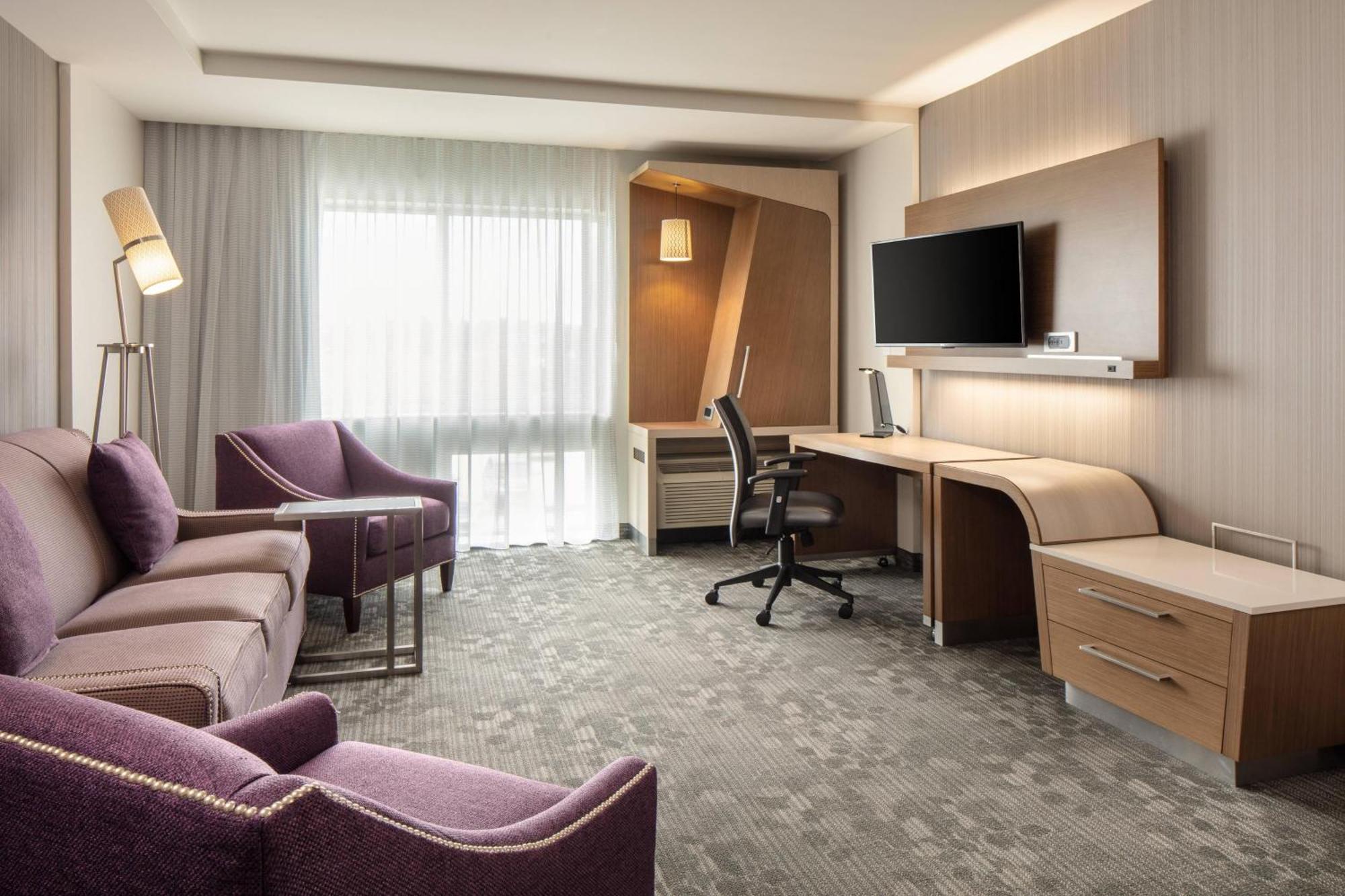 Courtyard By Marriott Omaha Bellevue At Beardmore Event Center Bagian luar foto