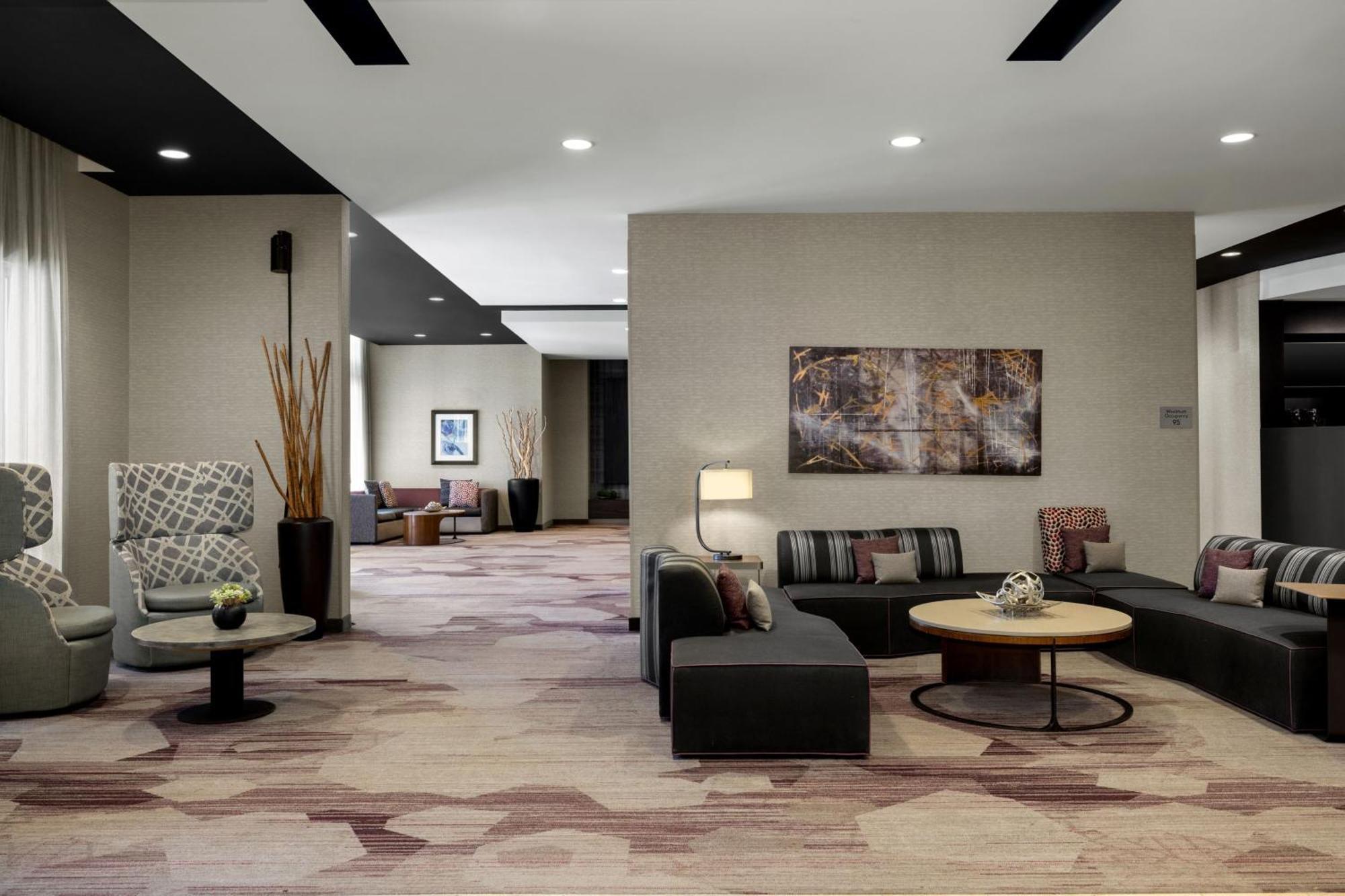 Courtyard By Marriott Omaha Bellevue At Beardmore Event Center Bagian luar foto