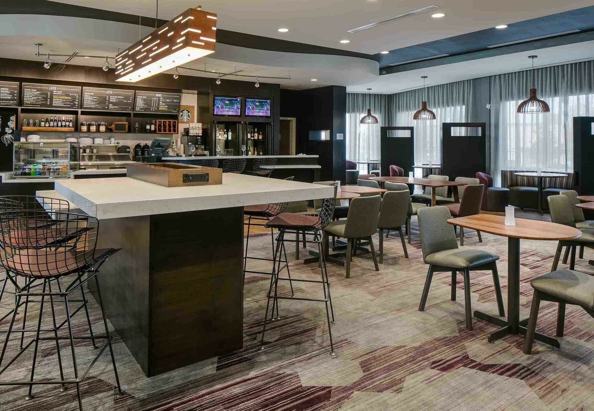 Courtyard By Marriott Omaha Bellevue At Beardmore Event Center Bagian luar foto